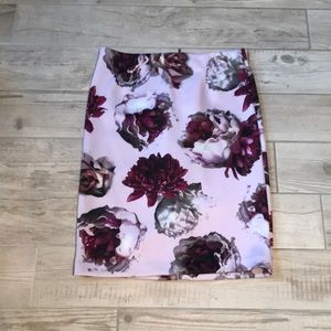 ⬇️TAHARI PENCIL SKIRT - SIZE 10